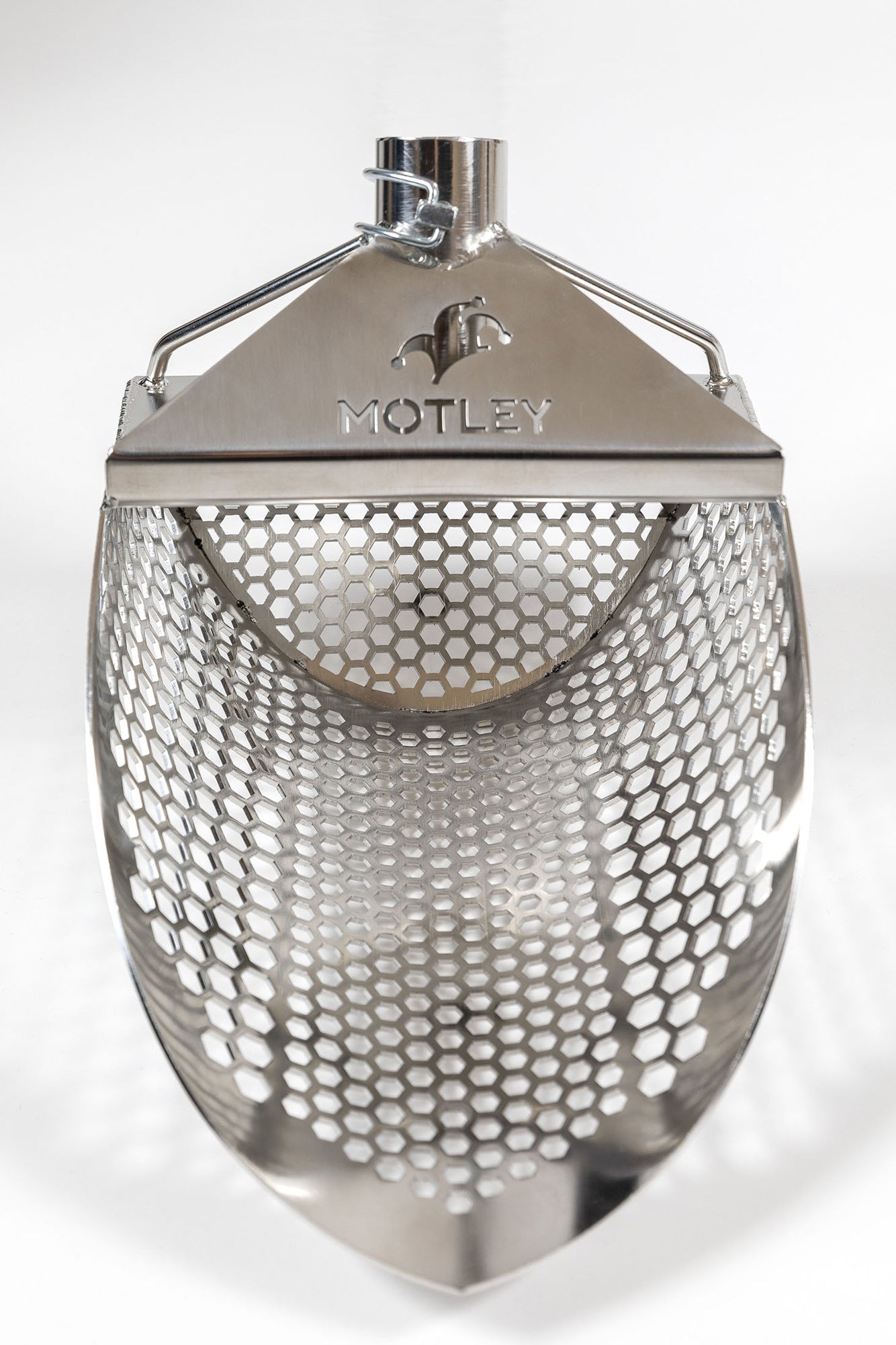 Motley Beach Scoop basket without handle in silver, front view with hexagon drain holes