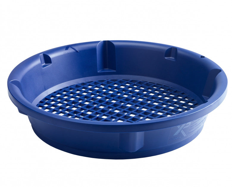 XP Gold Classifier #10, a 37 cm (15 in) blue 10 mm mesh sieve included with the batea kit