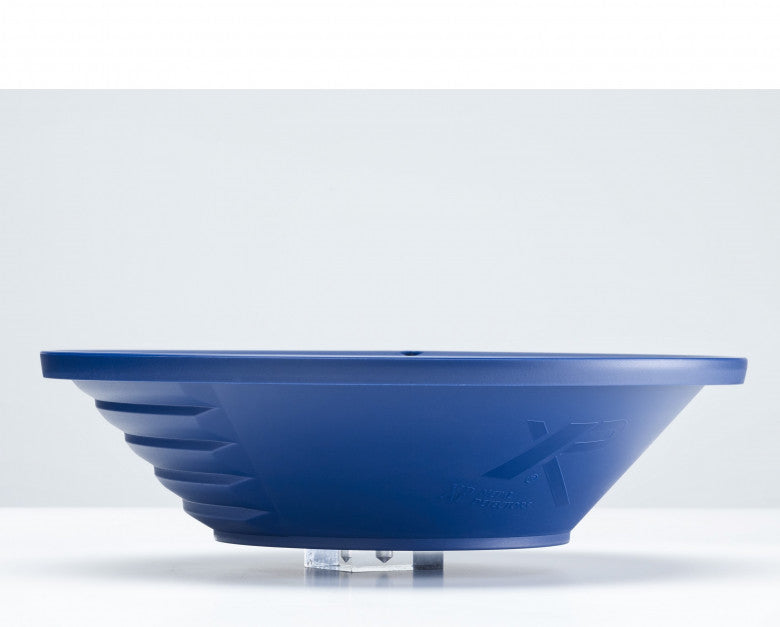 Side profile of the XP 27 cm (11 in) blue gold finishing pan